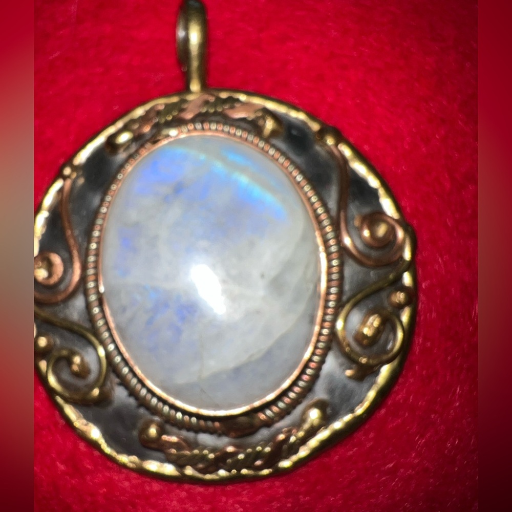 Gold and Silver Moonstone pendant with Intricate Filigree